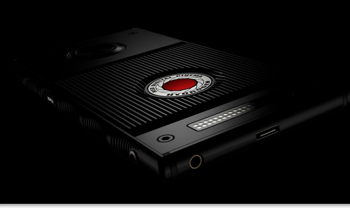高DEF相机制造商RED宣布3D智能手机