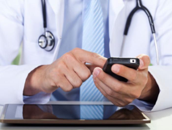 智能手机成为医生和患者通信的主要设备