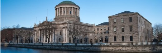 在Schrems对抗爱尔兰监管机构的法律挑战之后，法院批判Facebook数据分享